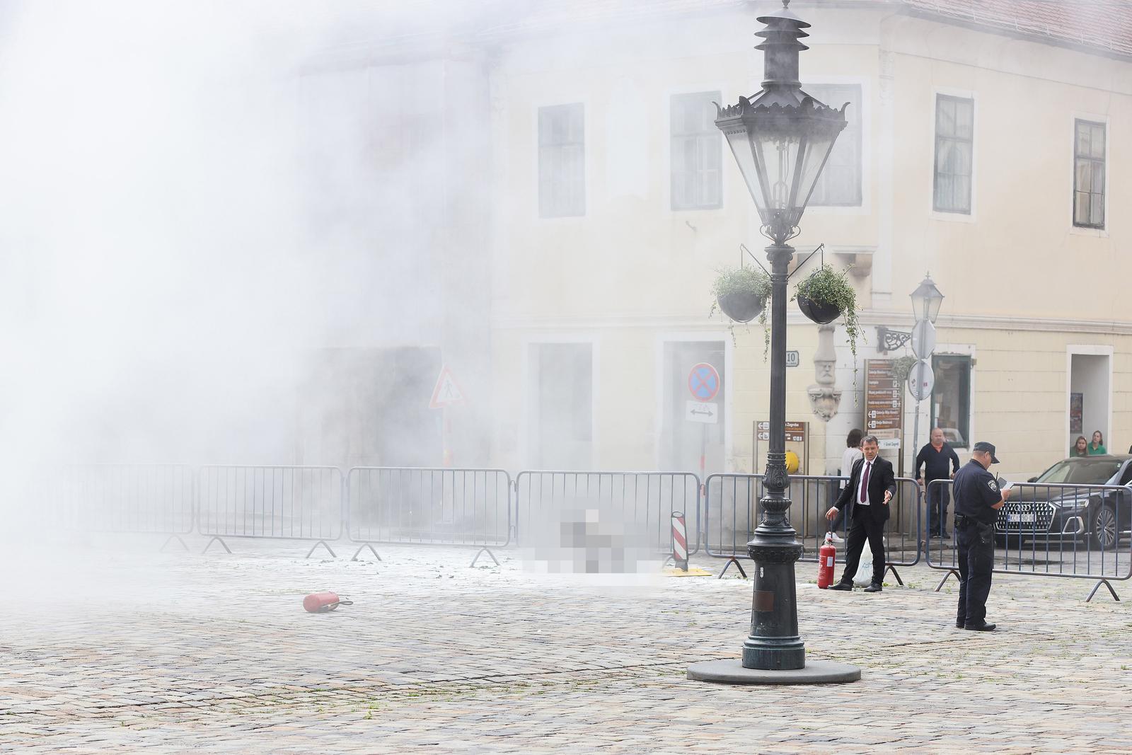 Muškarac koji se zapalio na Markovu trgu preminuo od ozljeda