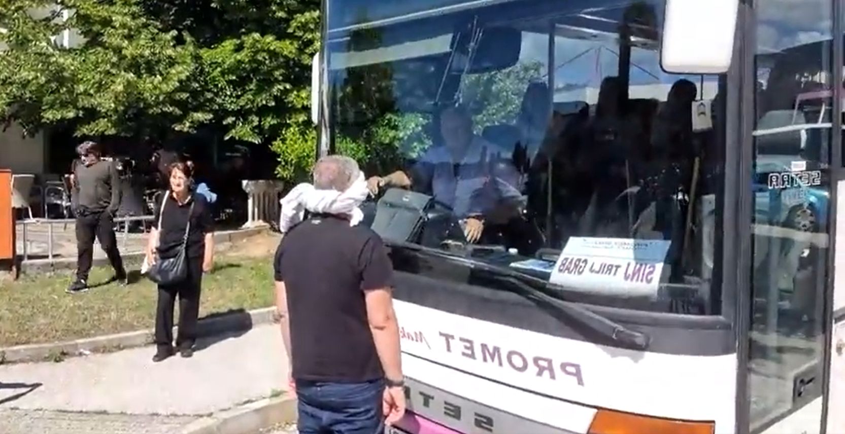 Miro Bulj gradonačelnik Sinja autobusi povez preko očiju Mate Jujnović